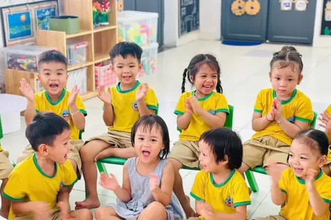 Bão 11 suy yếu, trường học Hà Nội được chủ động điều chỉnh kế hoạch dạy - học