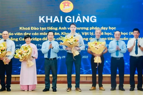 100 giáo viên Hà Nội tham gia khóa đào tạo giảng dạy tích hợp song bằng