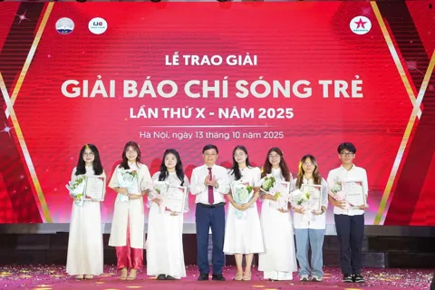 Sóng trẻ 2025 - 10 năm khơi nguồn tài năng báo chí trẻ