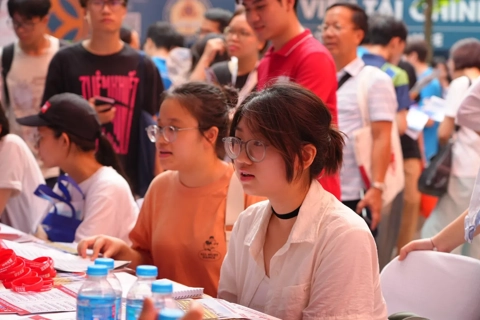 Tuyển sinh đại học 2025: trường lúng túng, thí sinh hoang mang