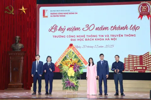 30 năm Trường Công nghệ thông tin và Truyền thông: tiên phong đào tạo nhân tài công nghệ