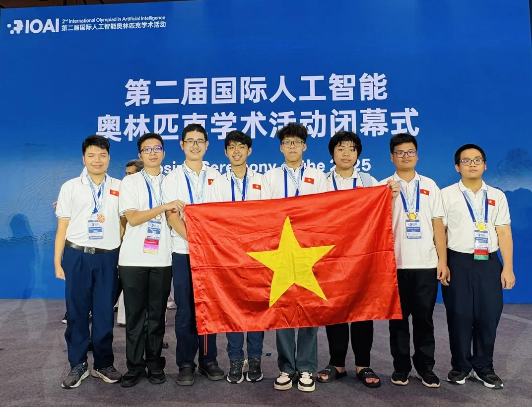 Đoàn Việt Nam đứng tốp 4 tại Olympic Trí tuệ nhân tạo quốc tế 2025