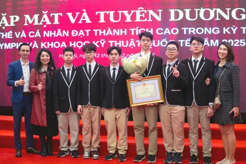 Trường tư thục duy nhất có học sinh nhận Bằng khen của Bộ trưởng vì đạt thành tích quốc tế