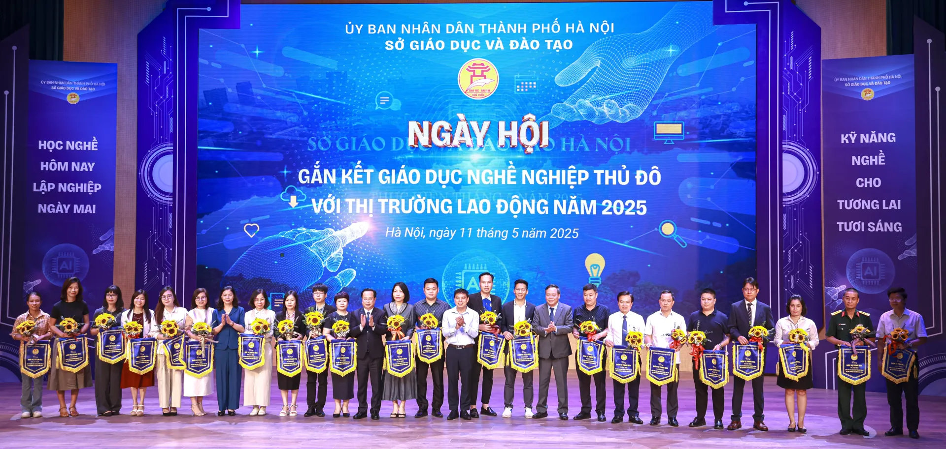 Sôi nổi Ngày hội gắn kết giáo dục nghề nghiệp Thủ đô với thị trường lao động năm 2025
