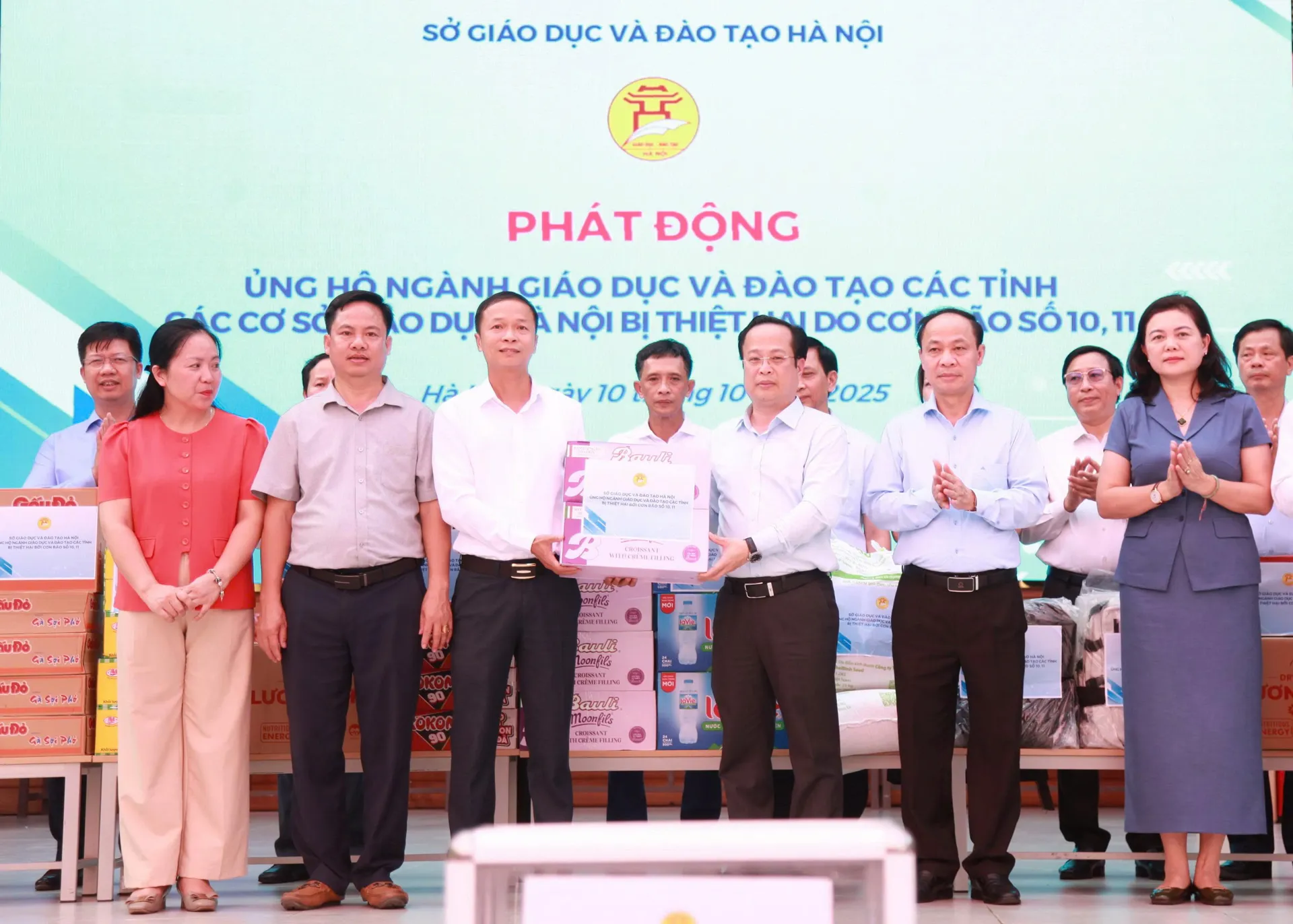 Ngành Giáo dục Hà Nội phát động ủng hộ giáo viên, học sinh chịu ảnh hưởng của bão lũ