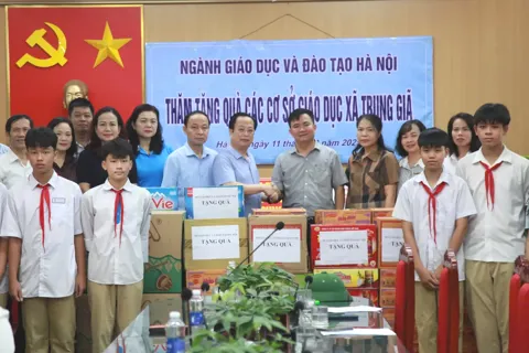Hà Nội: ngành giáo dục khẩn trương rà soát thiệt hại sau bão số 11