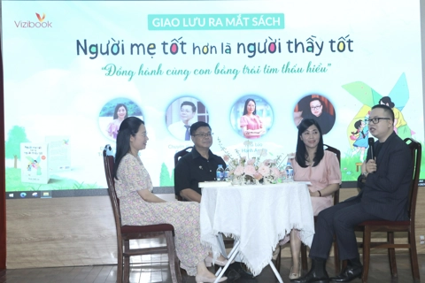 “Người mẹ tốt hơn là người thầy tốt” – cuốn sách của tình yêu thương và thấu cảm