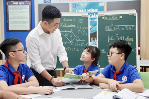 Toàn dân phấn khởi khi thống nhất một bộ sách giáo khoa từ năm học tới
