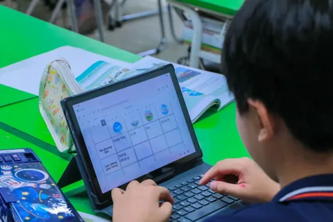 Không chèn quảng cáo, nội dung kinh doanh vào SGK điện tử