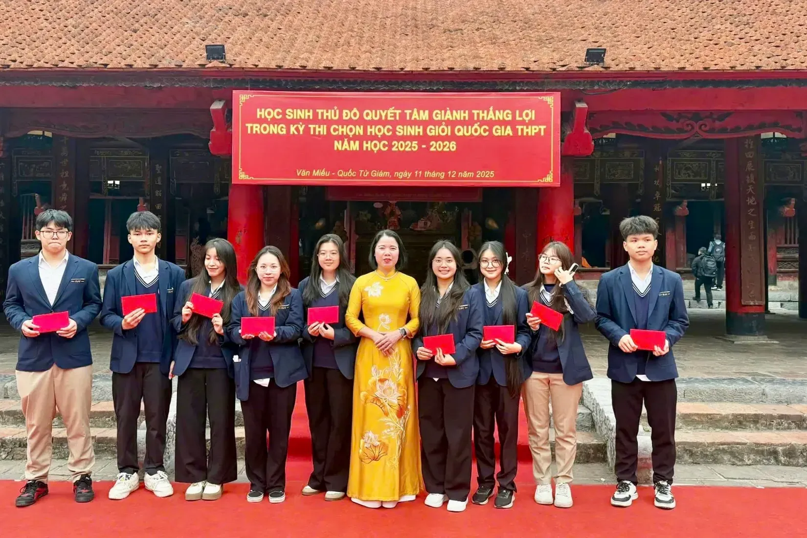 9/9 học sinh giành giải quốc gia - bước tiến trong đào tạo mũi nhọn của THPT chuyên Sơn Tây