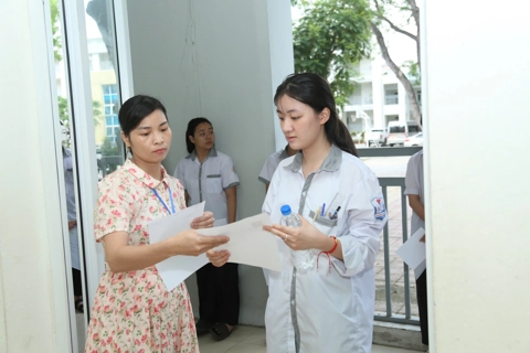 Chiều nay (7/6), thí sinh chinh phục bài thi môn Ngoại ngữ kỳ thi lớp 10

