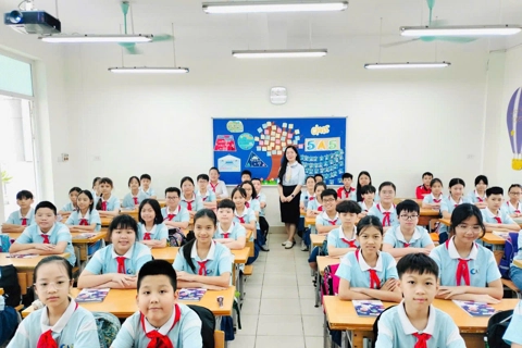 Miễn học phí, hỗ trợ bữa trưa: phụ huynh vơi gánh nặng