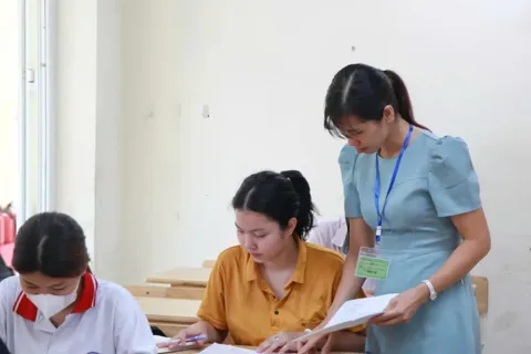 Bao giờ tổ chức thi tốt nghiệp THPT trên máy tính?