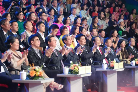 “Thay lời tri ân”: Bản giao hưởng cảm xúc tôn vinh các thầy cô giáo