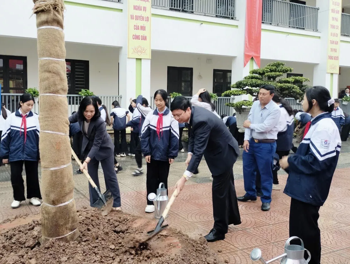 Sở GD&ĐT Hà Nội và xã Ô Diên phát động Tết trồng cây 2026: hiện thực hóa mục tiêu “Vườn trường xanh”