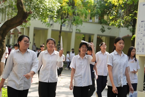 Kỳ thi mới, trăn trở cũ
