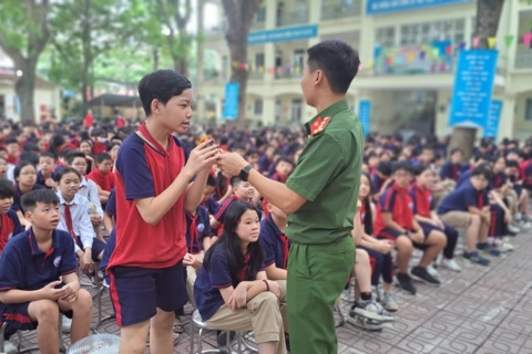 Bộ GD&ĐT cảnh báo về thủ đoạn lôi kéo học sinh, sinh viên qua không gian mạng