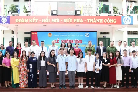 Học sinh THPT Hà Nội hưởng ứng Ngày pháp luật Việt Nam