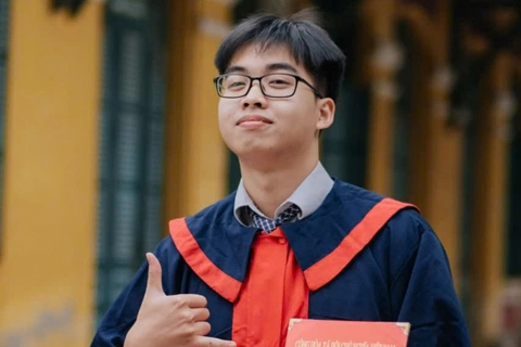 Nam sinh Hà Nội đạt “thủ khoa kép” tổ hợp A01 và D01 