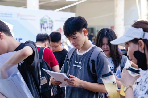 Tuyển sinh 2025: trường tốp, ngành hot khát sinh viên