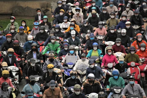 Hà Nội có lộ trình cụ thể giải quyết ùn tắc và ô nhiễm không khí