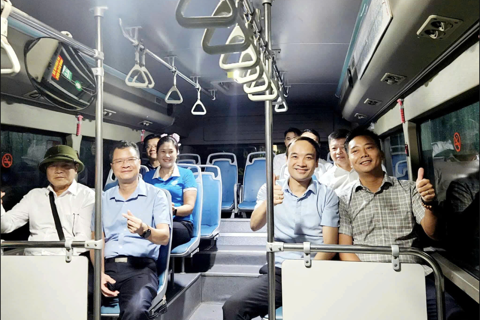 Hà Nội: mở tuyến xe buýt đến xã đảo Minh Châu 
