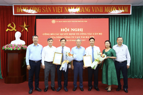 Công bố các quyết định về công tác cán bộ của Tổng Công ty vận tải Hà Nội 