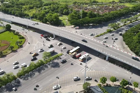 Hà Nội tổ chức lại giao thông nút giao Đàm Quang Trung - Cổ Linh