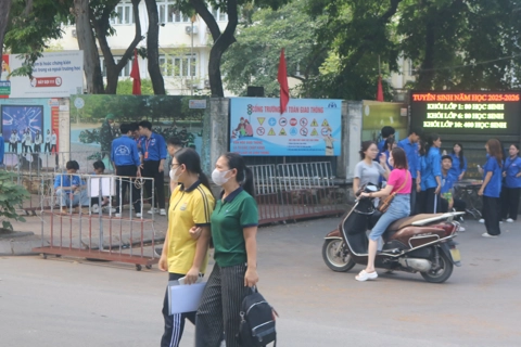 Hà Nội: đảm bảo an toàn giao thông cho thí sinh đến điểm thi vào lớp 10
