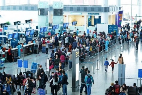 Hơn 10 triệu lượt khách qua cảng hàng không trong tháng 5
