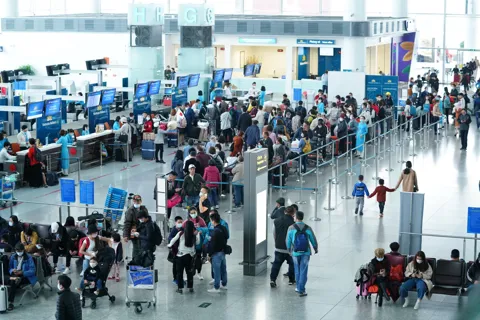Hành khách đi máy bay tăng 11%