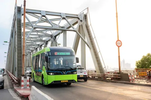Xe buýt Hà Nội đảm bảo kết nối với Hội chợ mùa Thu tại Trung tâm Triển lãm Việt Nam 
