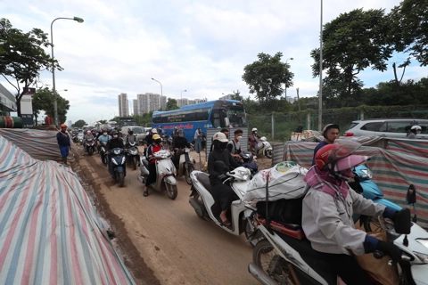 Hà Nội: phân luồng Đại lộ Thăng Long phục vụ thi công nút giao Vành đai 3,5
