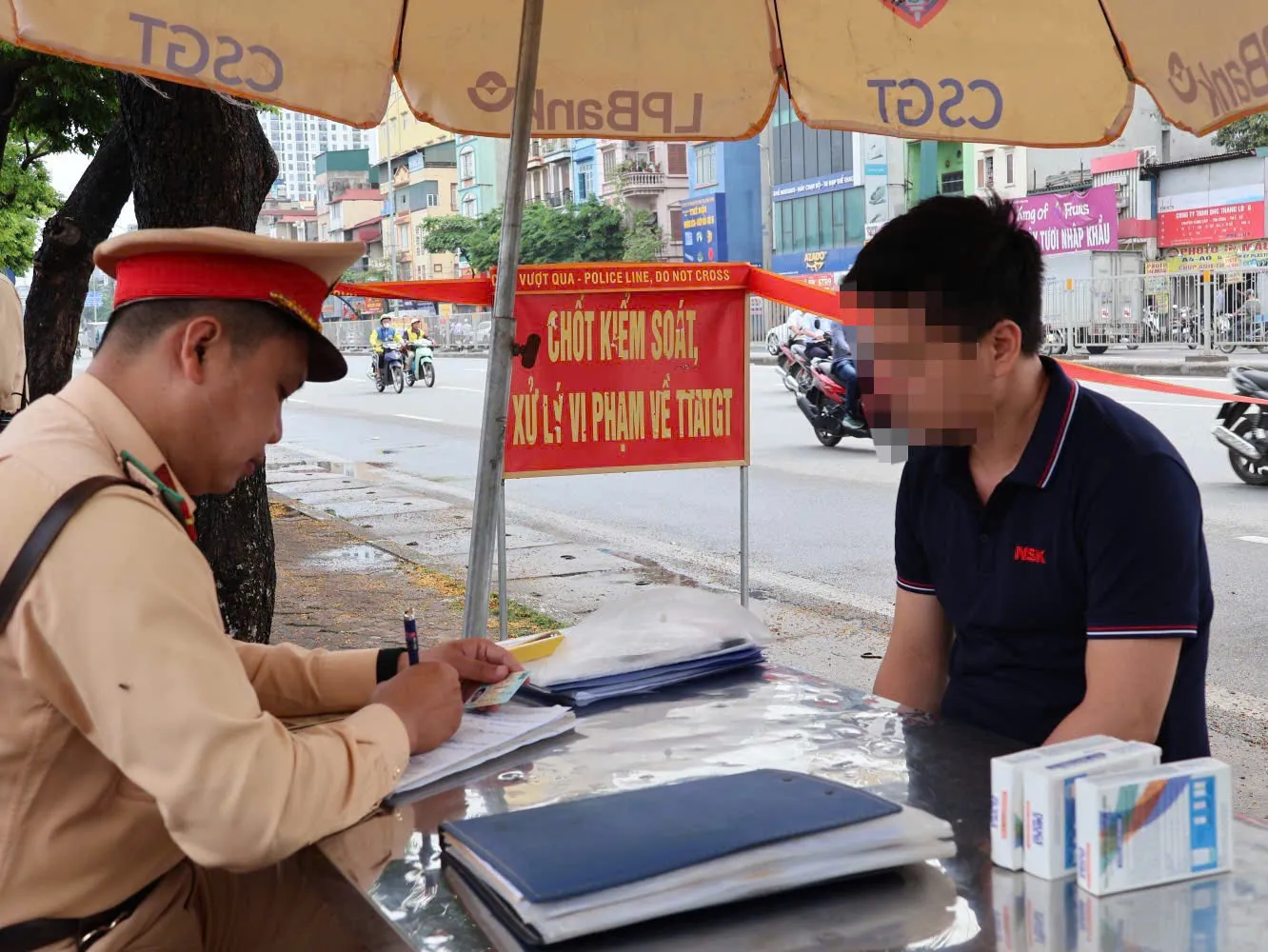 CSGT Hà Nội xử lý nhiều xe khách vi phạm dịp nghỉ lễ