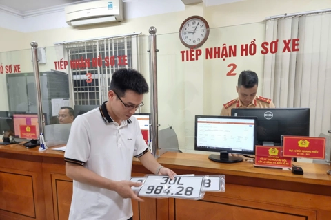 Hà Nội: đăng ký xe chỉ mất 10 phút
