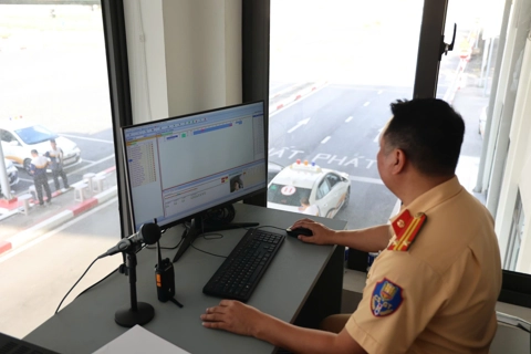Cảnh sát giao thông đã tổ chức 2001 kỳ sát hạch lái xe
