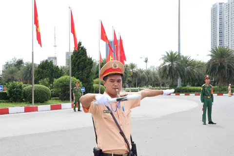 Phân luồng giao thông phục vụ Đại hội Đại biểu lần thứ XVIII Đảng bộ thành phố Hà Nội
