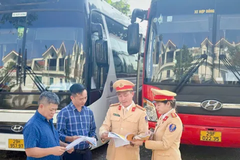 Nâng cao trách nhiệm người lái xe kinh doanh vận tải