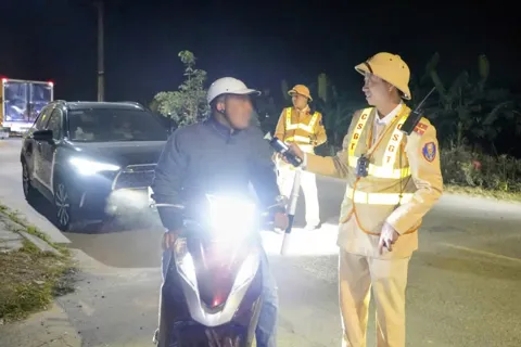 Kiểm tra buổi tối, phát hiện nhiều trường hợp vi phạm nồng độ cồn