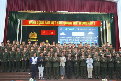 Xây dựng văn hoá giao thông cho học viên Học viện An ninh Nhân dân
