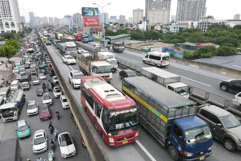 Hà Nội: cấm theo giờ đối với xe tải trên 10 tấn, container vào hướng Vành đai 3
