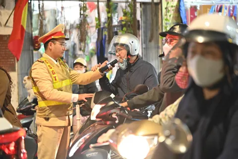 Hà Nội: nhiều "ma men" bị cảnh sát giao thông xử phạt 