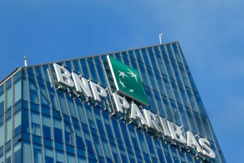 Các ngân hàng châu Âu rút ngắn thời gian chào bán cổ phiếu để tránh cú sốc thị trường
