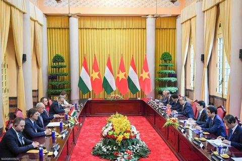 Tổng thống Hungary thăm Việt Nam: quan hệ hai nước bước vào giai đoạn phát triển sâu rộng