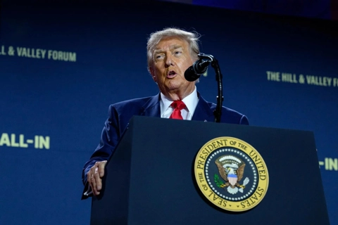 Tổng thống Trump ra tối hậu thư 12 ngày cho Nga về xung đột với Ukraine