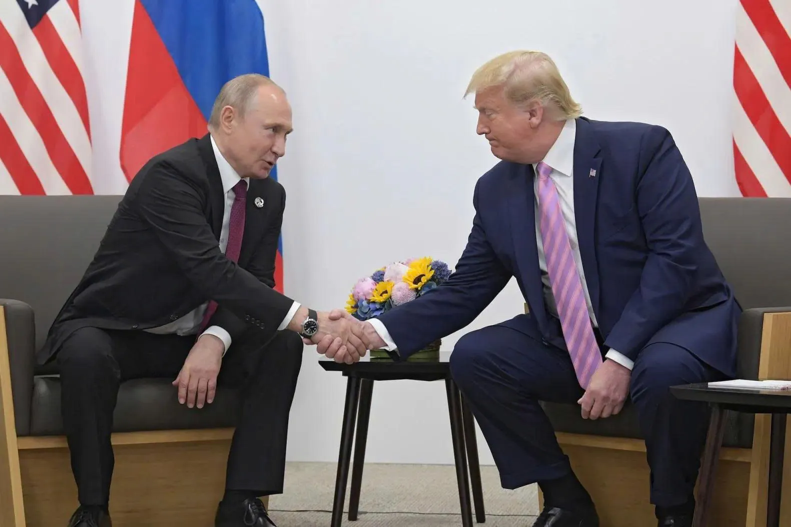 Trước thượng đỉnh Trump - Putin, châu Âu toan tính gì cho hòa bình Ukraine?