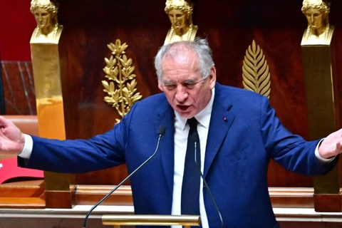 Thủ tướng Pháp Bayrou rời nhiệm sở, Tổng thống Macron đối mặt thử thách mới