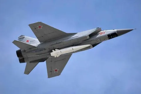 Nga - Ukraine đẩy mạnh tấn công tầm xa trong tuần biến động
