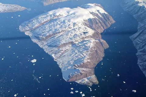 Ông Trump phản ứng gay gắt khi Greenland khẳng định quyền tự quyết
