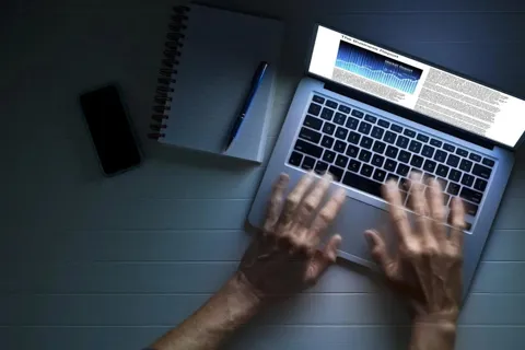 Khi AI làm "lung lay" nền tảng nghiên cứu khoa học
